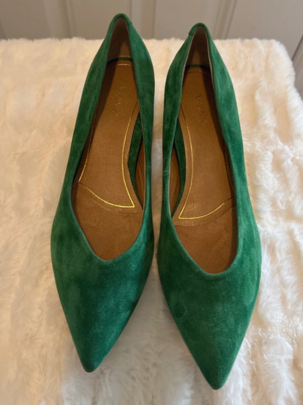 Vionic Green Suede Pointed-Toe Kitten Heels Size 11